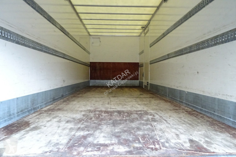 شاحنة DAF LF 220 Euro 6 kontener 18p winda...