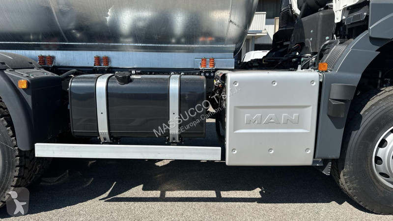 شاحنة MAN TGS 33.520 6X6