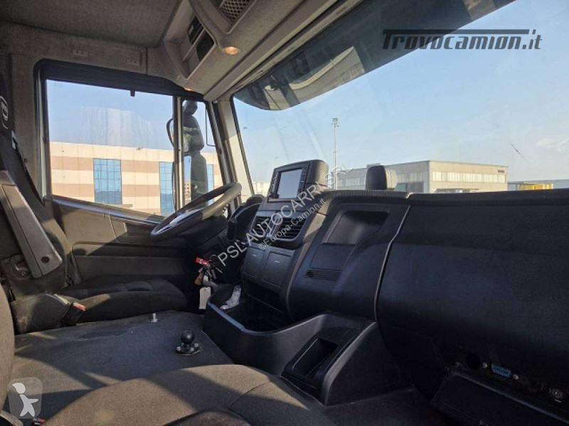 شاحنة Iveco 260S33
