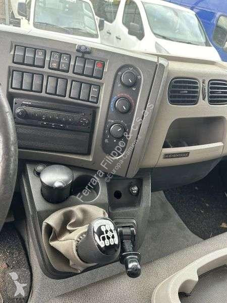 شاحنة Renault MACCHINA OPERATRICE
