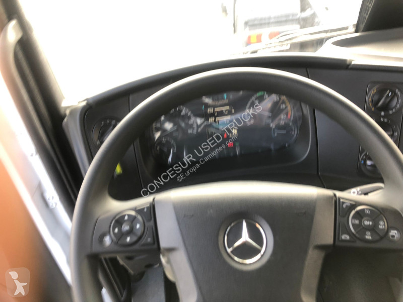شاحنة Mercedes  1224 + GANCHO JIMECA 8 TON.