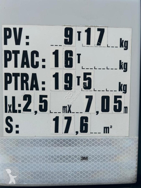 شاحنة Iveco 160E28
