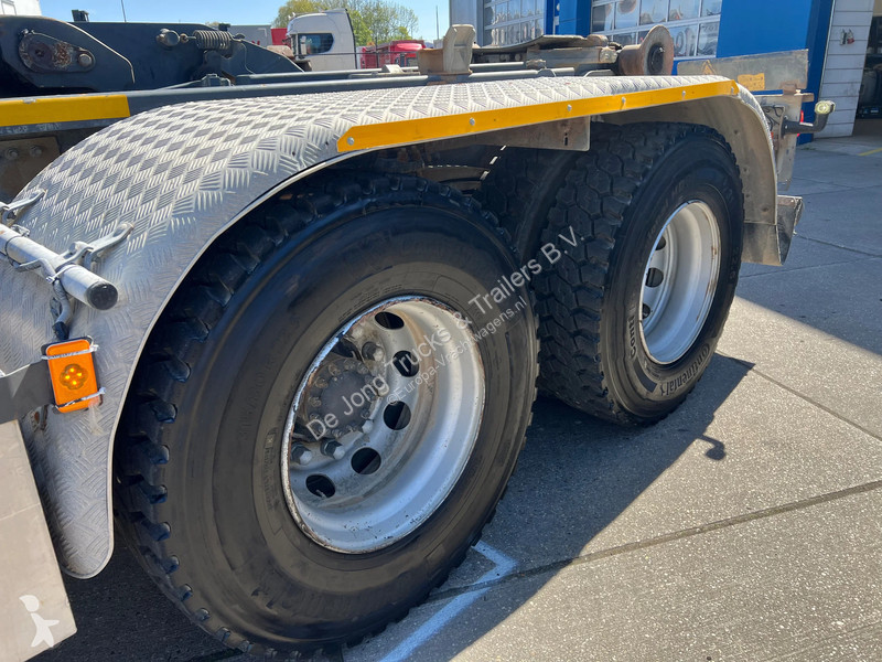 شاحنة Volvo 420 / 6x4 / Hookarm 20T / Steel Spring