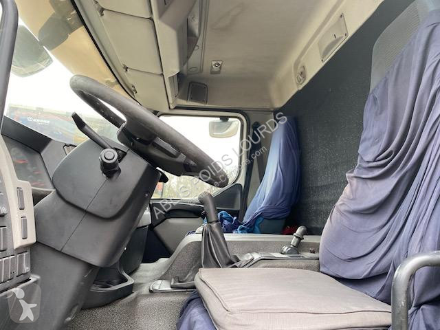 شاحنة Volvo 300