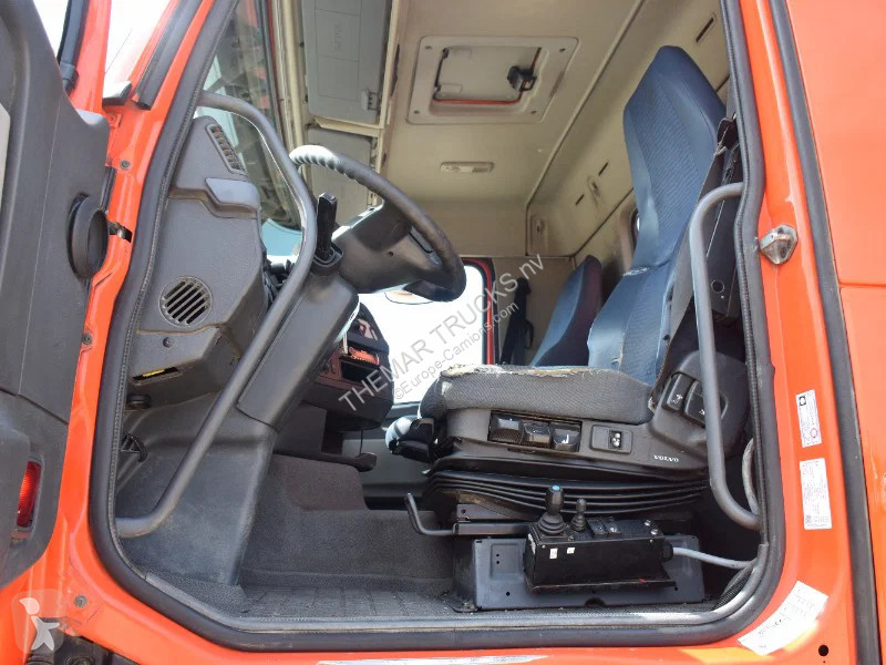 شاحنة Volvo 400 +Palfinger PK 20002 - 3x hydr....