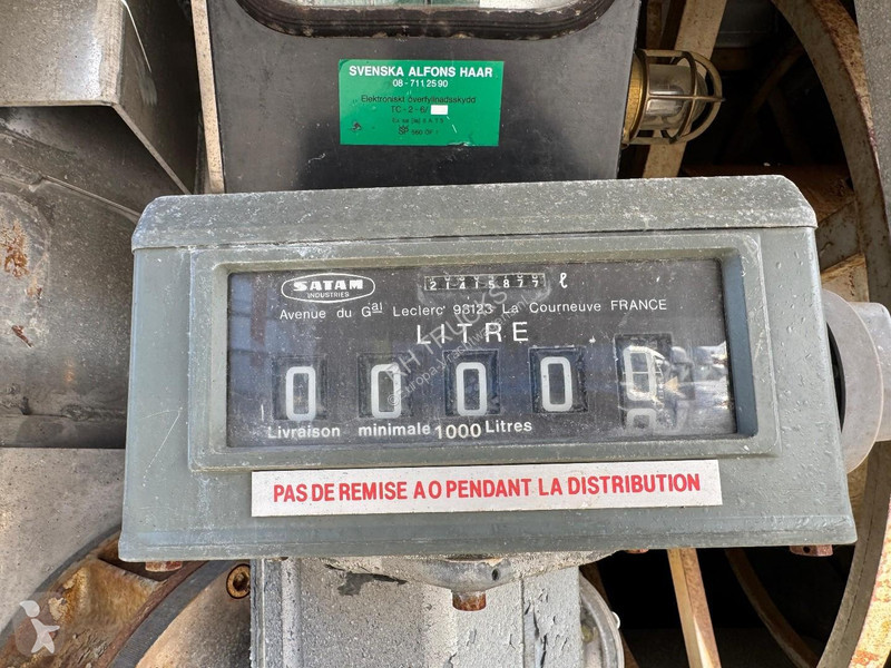 شاحنة Volvo 6X4 Robson-Drive + TANK 14.000 LITER