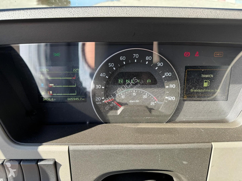 شاحنة Volvo 420 6X2 EURO 6 - 605.945 KM -...