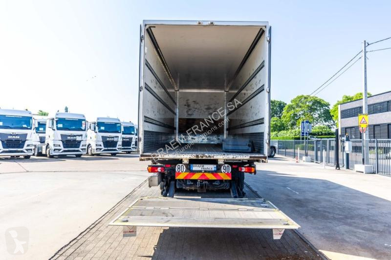 Lastbil Renault  D19 WIDE 320+HAYON BAR 2 T.