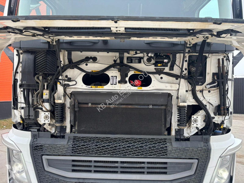 شاحنة Volvo 540 8x4/4 FOR SALE AS CHASSIS /...