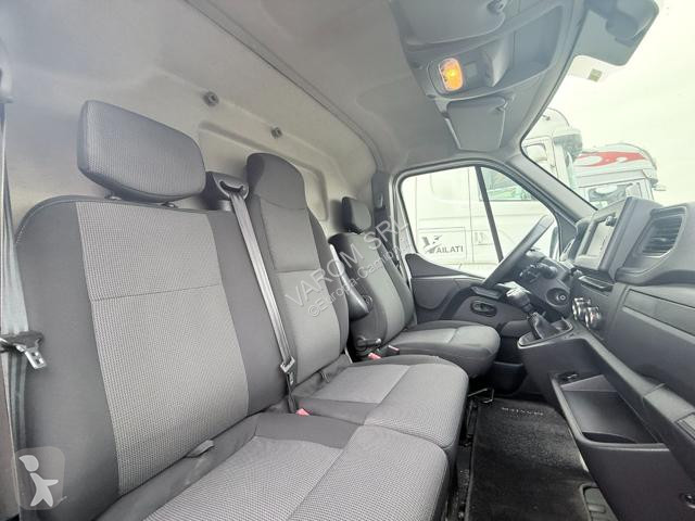 Грузовик Renault MASTER