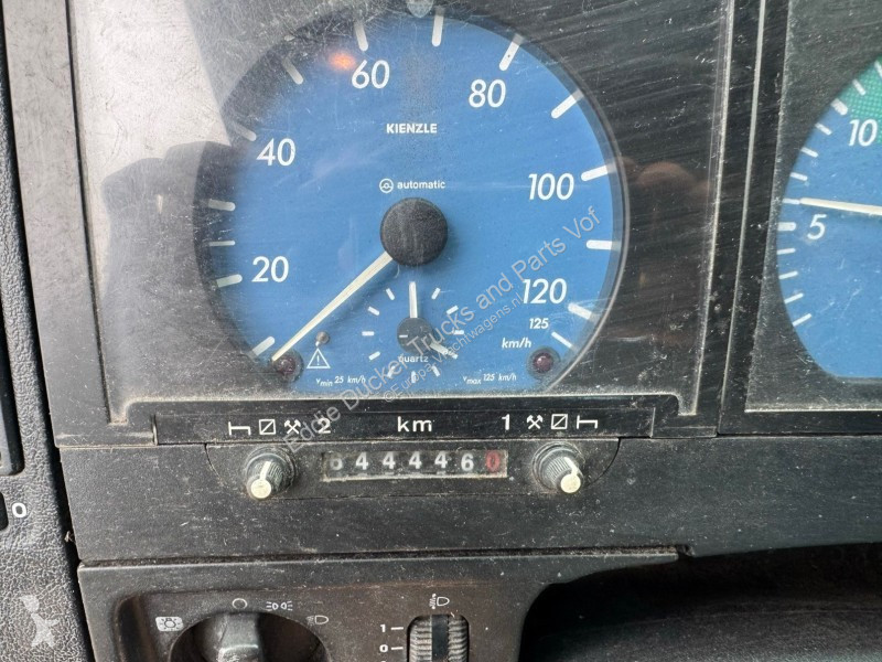 شاحنة Mercedes 815 EURO 2 MANUAL / STEEL...