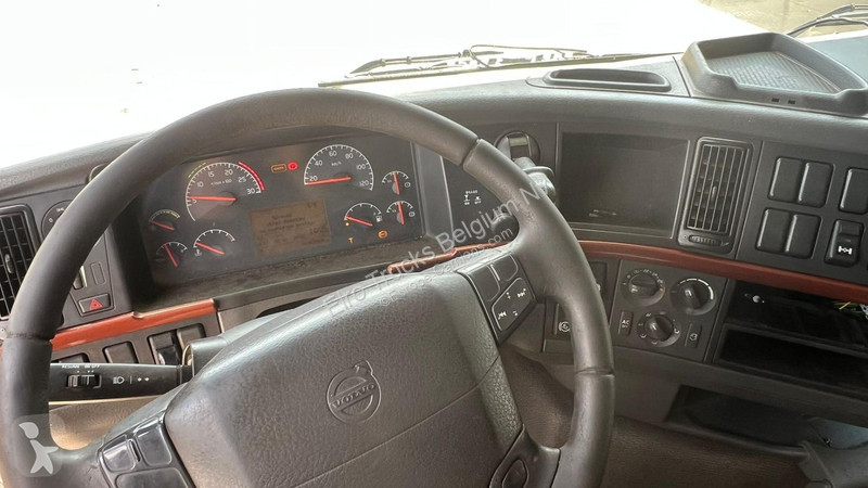 شاحنة Volvo 660 (BIG HUB / GRAND PONT / EJE...