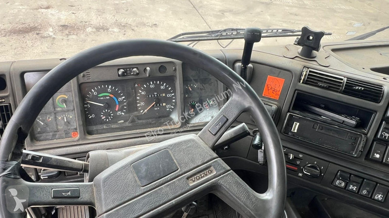 شاحنة Volvo 12420 (LAMES / STEEL SUSP. / BOITE...