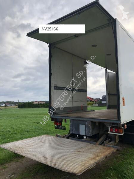 Vrachtwagen Mercedes 1829 18 europalet