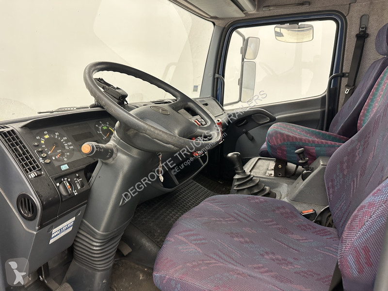 شاحنة Mercedes 818