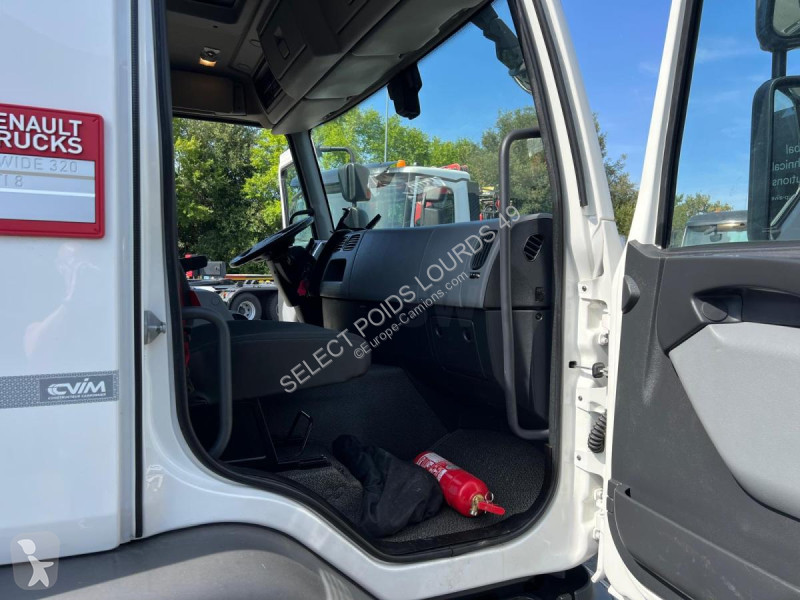 شاحنة Renault 320 6X2