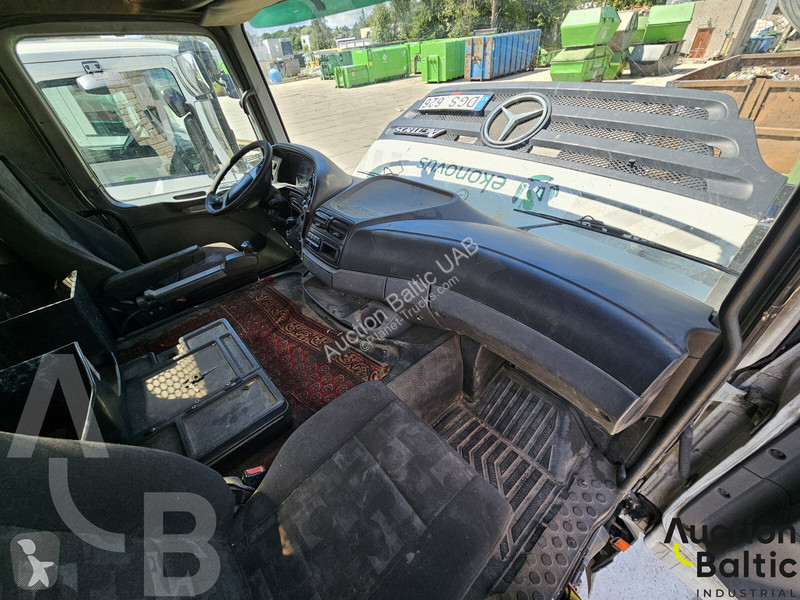 شاحنة Mercedes 1832