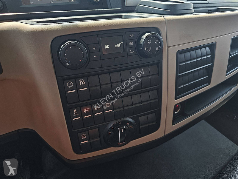 شاحنة MAN 8.160  8.8T LIFT SIDE DOOR