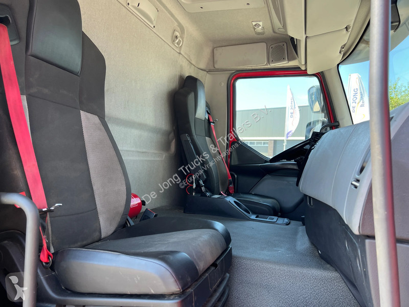 شاحنة Renault D Wide 28.320 / 6x2 / Closed box...
