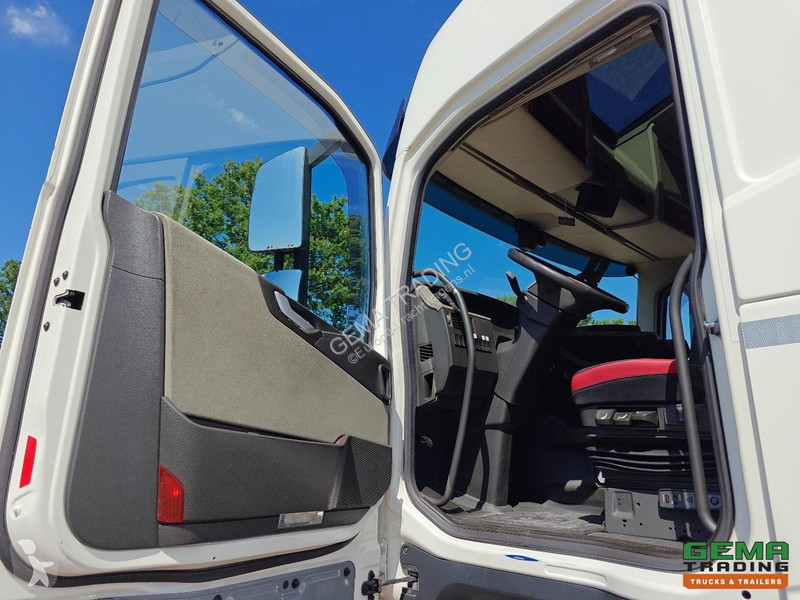 شاحنة Volvo 0 6x2/4 GlobeTrotter Euro6B - Tank...