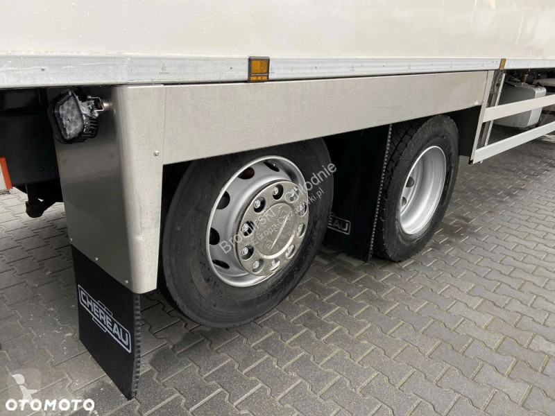 شاحنة DAF 370 CHŁODNIA CHEREAU CARRIER SUPRA...