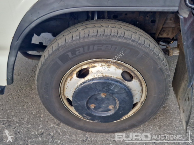 Kamión Isuzu NPR
