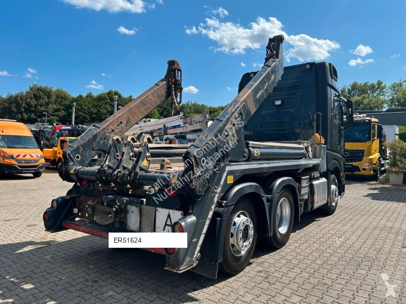 شاحنة Mercedes 2545