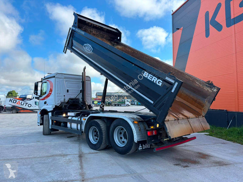 شاحنة Mercedes 2836 6x2 BOX L=5592 mm