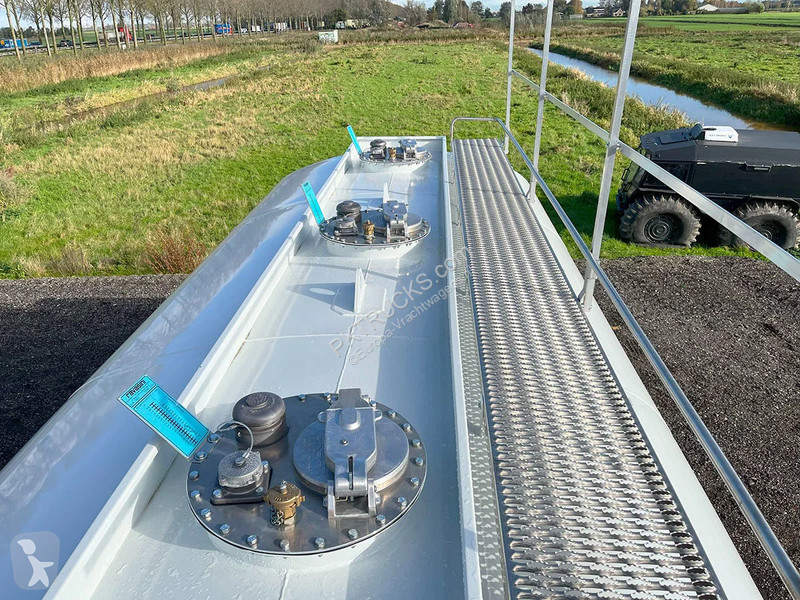 شاحنة Iveco AD380T43H AT Fuel Tank Truck (4 units)