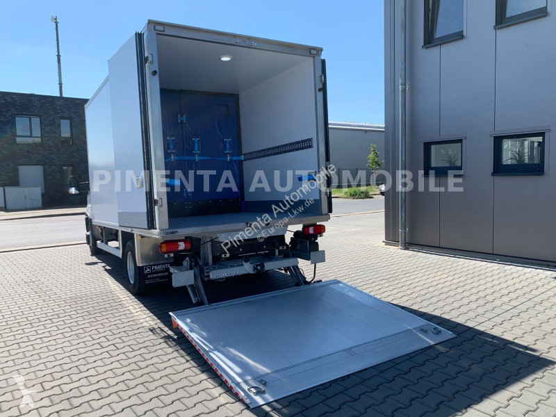 Furgoneta Iveco 70C18A8P TK AUT LUF TRENNWAN...