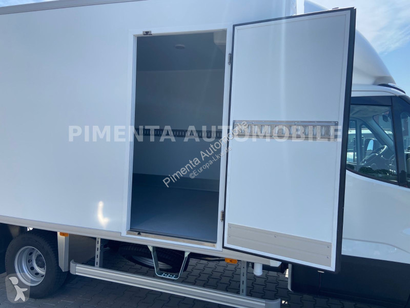 شاحنة Iveco 70C18A8P AUT LUF TK 2,46m BR LED...