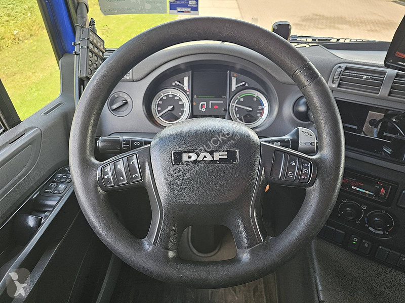 شاحنة DAF 400 TAILLIFT