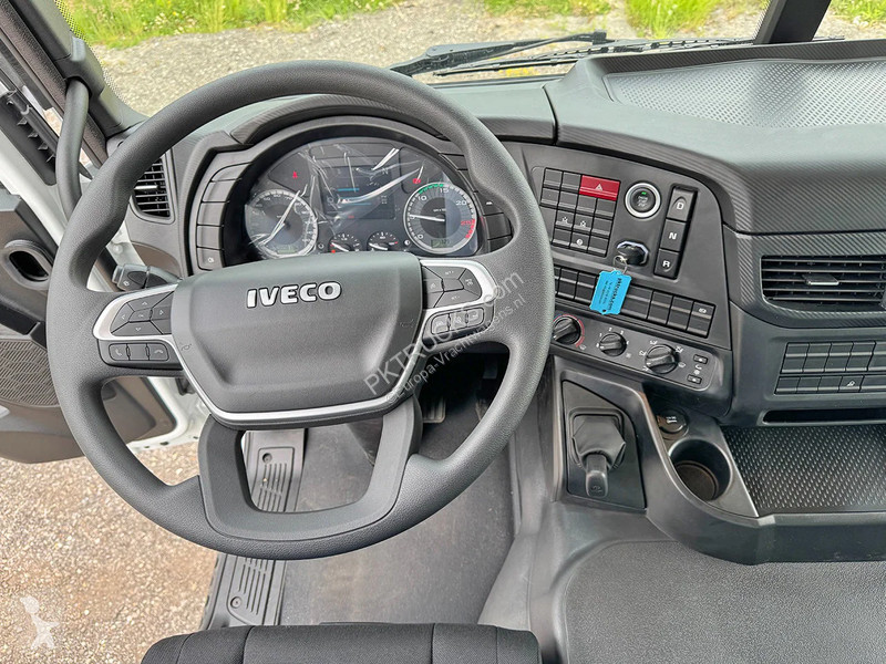 شاحنة Iveco AD190T43WH-4500 AT Chassis Cabin (8...
