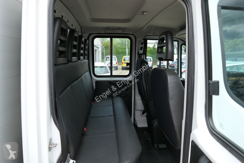 Samochód dostawczy Iveco Daily 70C18H D70C DoKa...