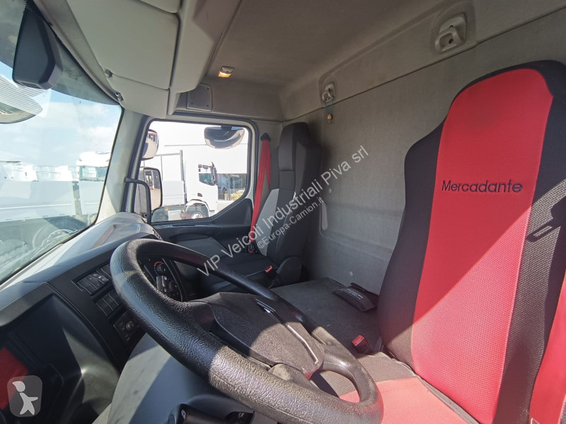 شاحنة Renault D 250 18 t