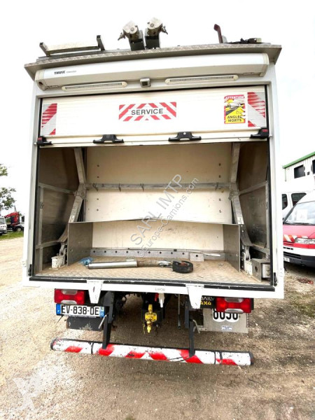 Véhicule utilitaire Iveco DOUB CAB 6 PERSONNES...