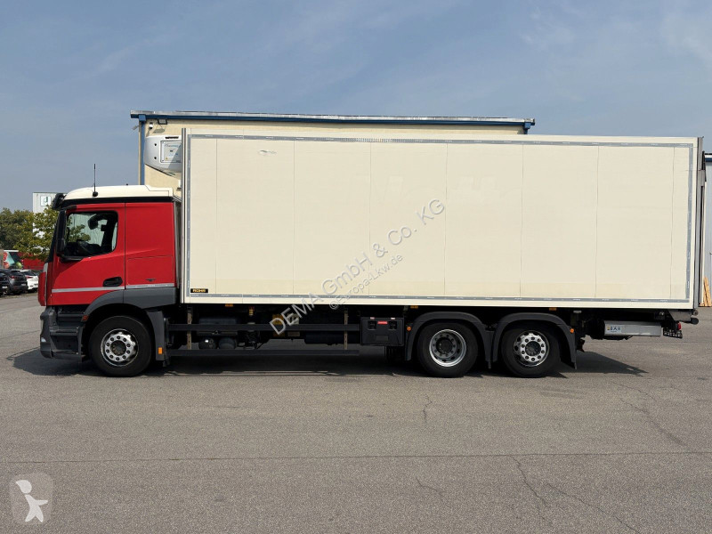 شاحنة Mercedes 2540...