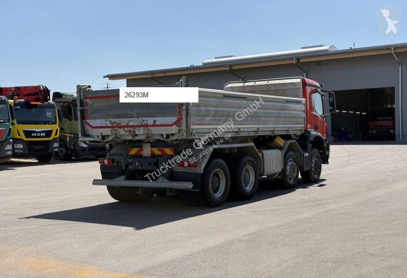 شاحنة Mercedes 3243