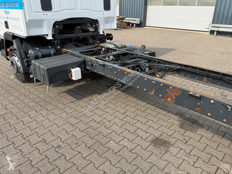 شاحنة Iveco EuroCargo 120 E22 4x2 Chassis Euro...