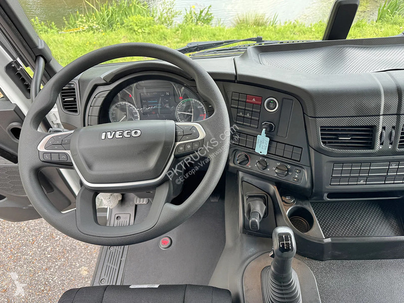 Lastbil Iveco AD380T47WH-3800 Chassis Cabin (13...