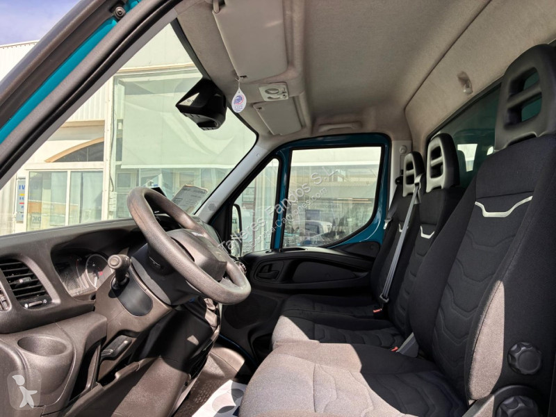 Грузовик Iveco  35S16 3.0 20m3