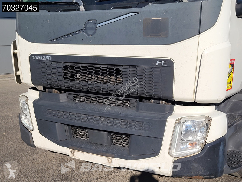 شاحنة Volvo 320  4X2 19t chassis 550cm Radstand...