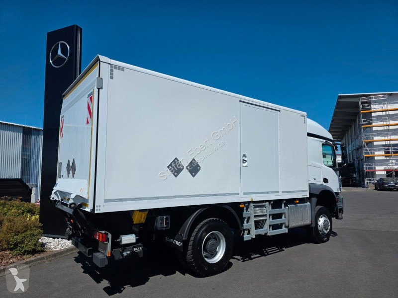 شاحنة Mercedes 1827 A 4x4 LBW Tür+Treppe Schalter