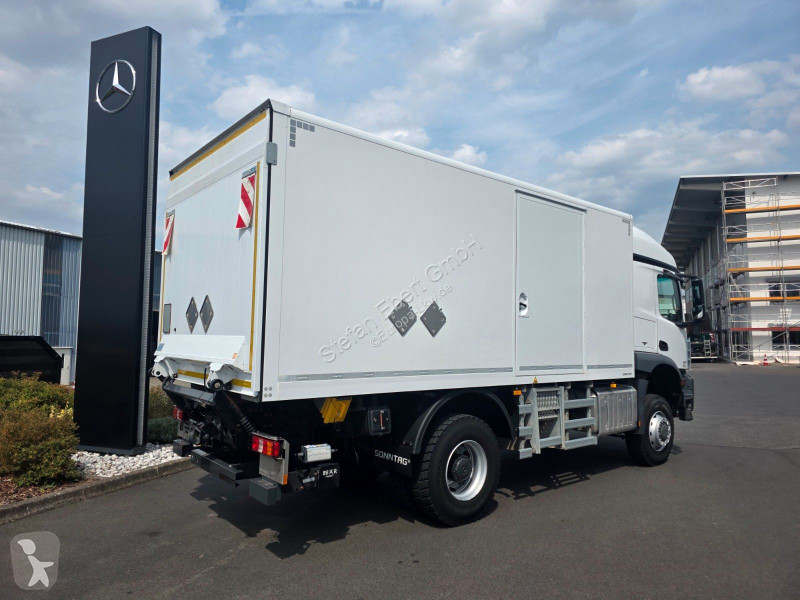 شاحنة Mercedes 1827 A 4x4 LBW Tür+Treppe...