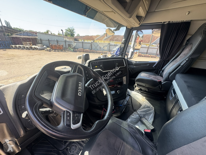 شاحنة Iveco  AS440X ON