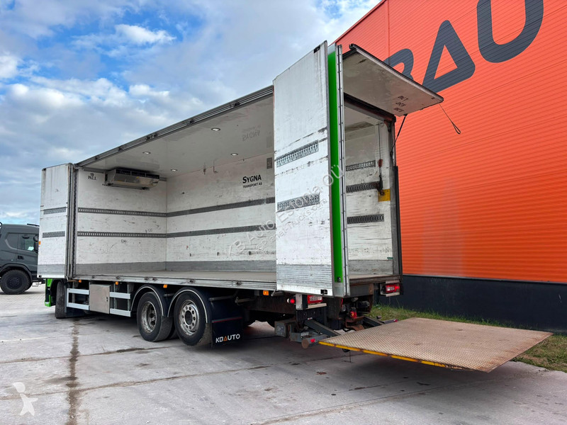 Camion Volvo 370 6x2*4 RETARDER / SUPRA 850 /...
