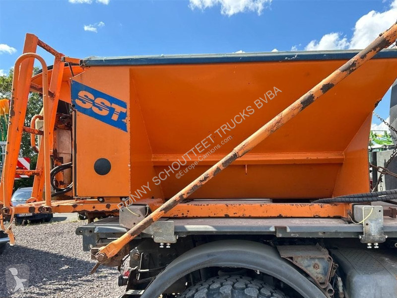 Vehículo de limpieza viaria Unimog U 300 4x4 U...