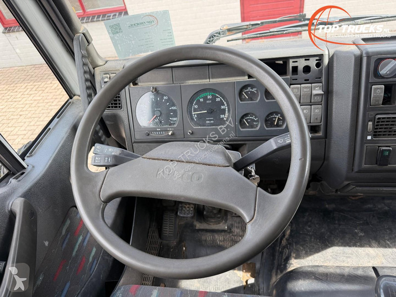 Camion Iveco 180 E28 Box truck - Tail lift - D...