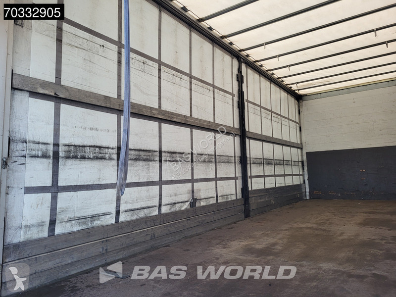Camion Mercedes 1524 4X2 15tonner curtainsides...