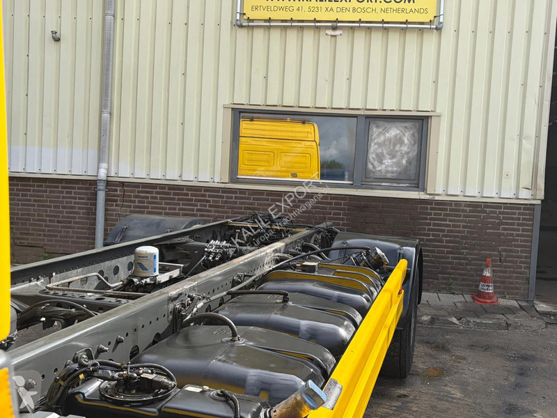 Camion Mercedes Chassis Cabine - Sleeping Cab -...